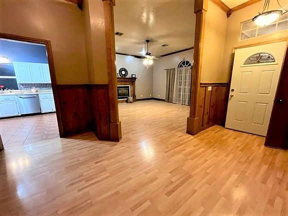 3rd image of 8104 Eagle Cir