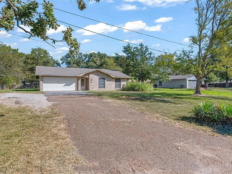908 W State Highway 243 — Photo 1
