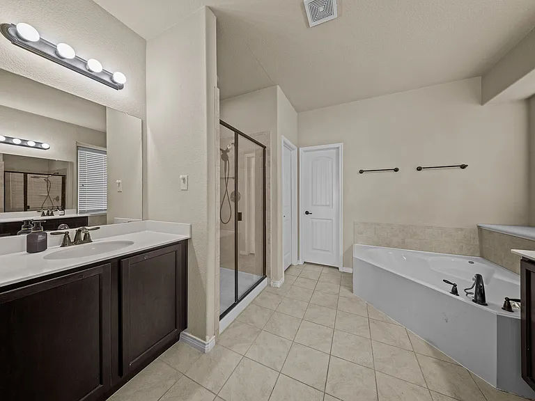 115 Parkwood Dr — Photo 14