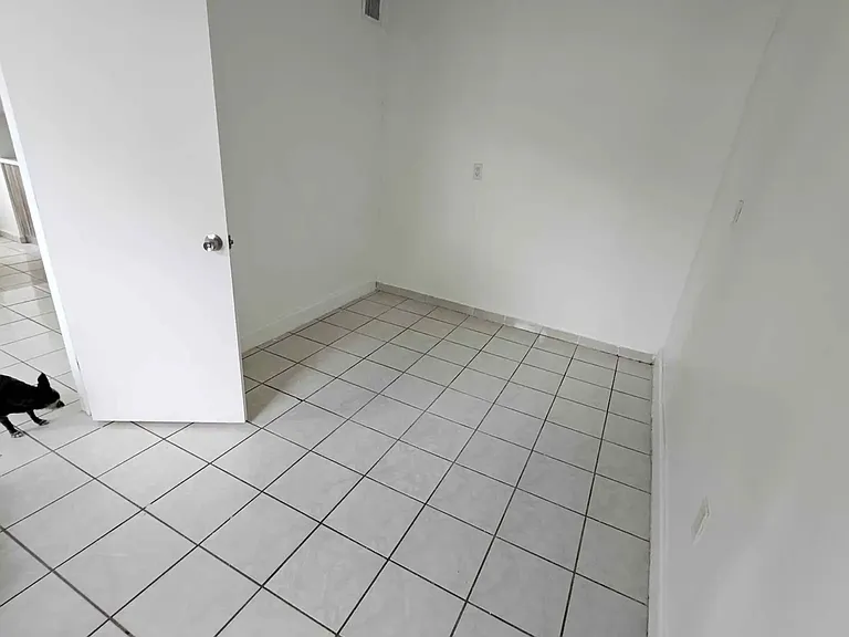 5350 E 3rd Ave — Photo 16