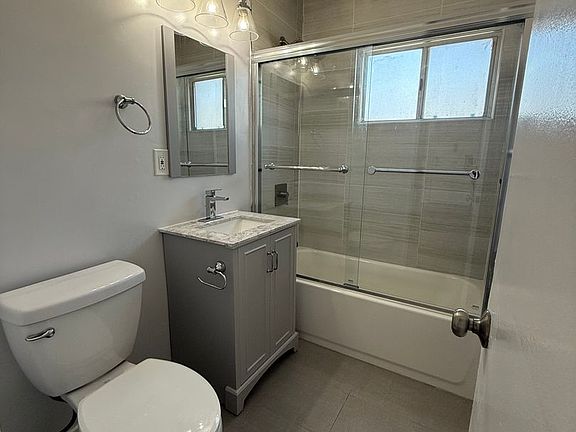 4th image of 2727 Abbot Kinney Blvd #6