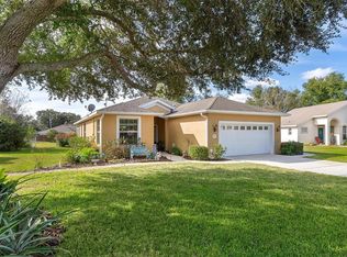 81 Twin Lake Cir, Umatilla, FL