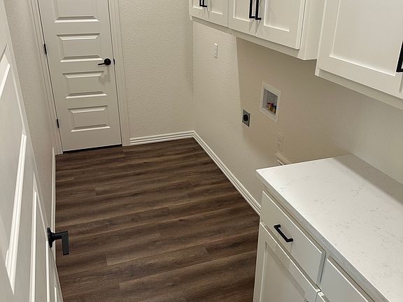 4th image of 9101 Maysview Ln