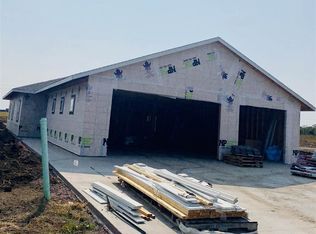 719 Pacific Cir, Harrisburg, SD 57032