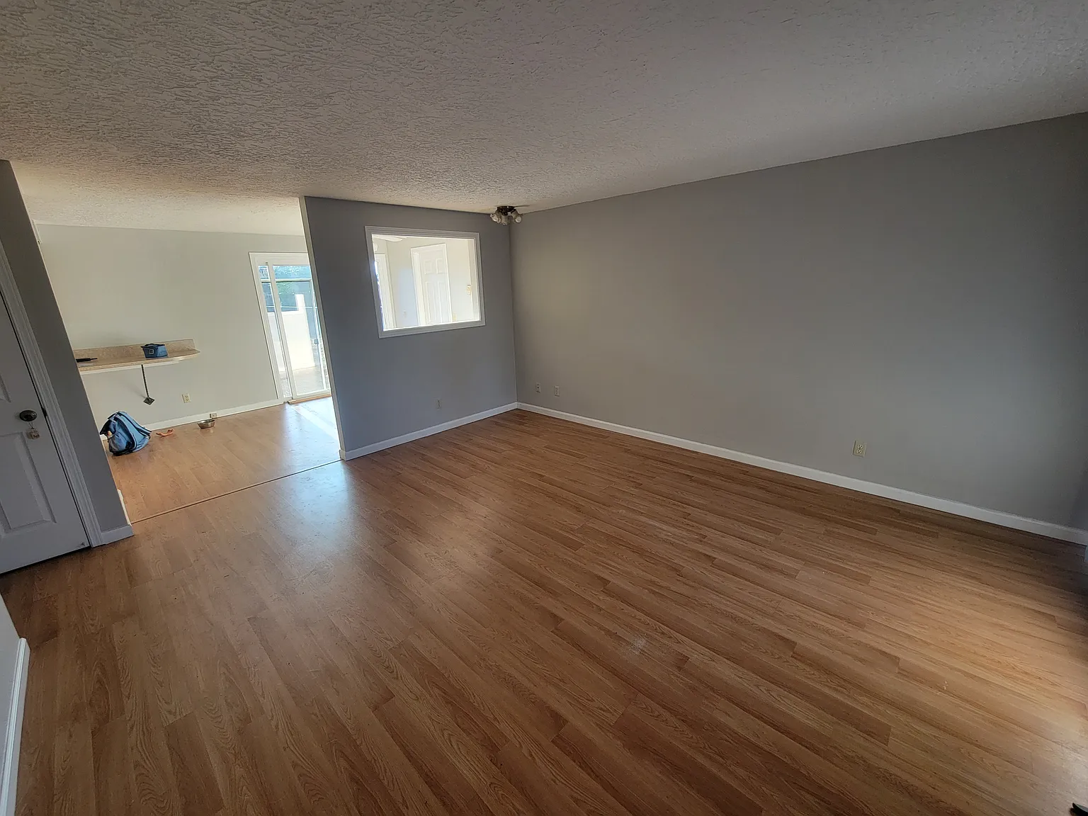 2 bed, 920 sqft, $2,200 — Photo 2