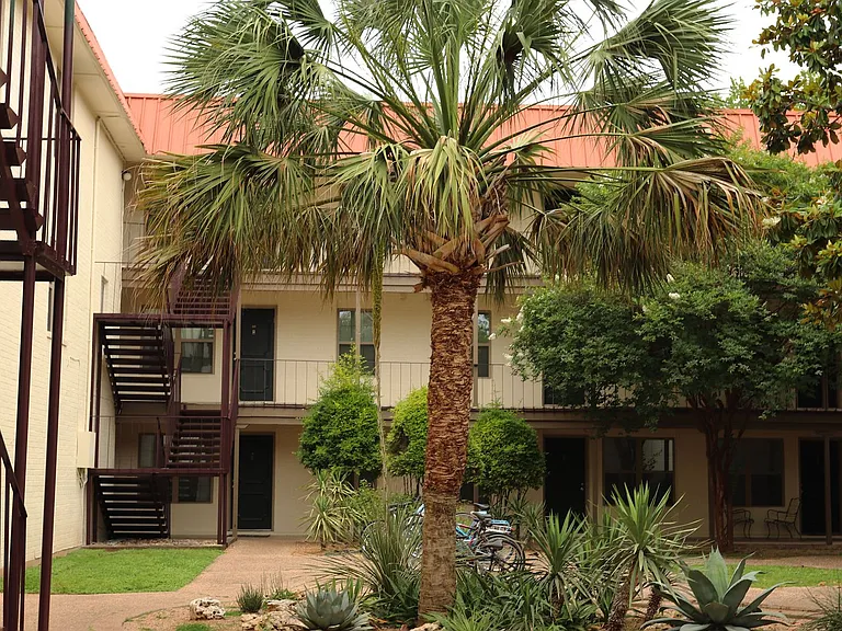 Su Casa — Photo 17