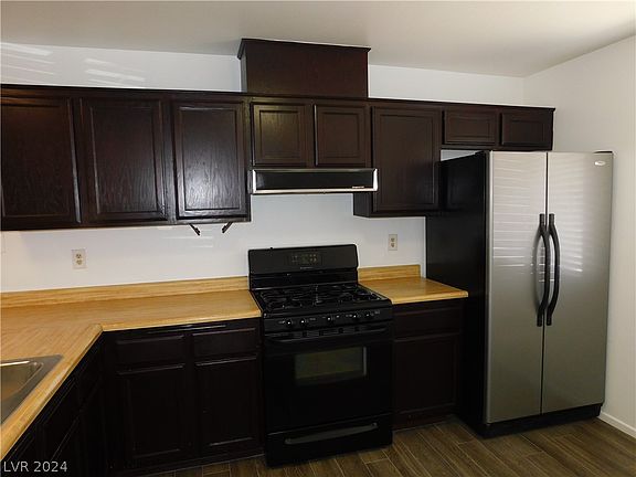 3rd image of 435 E Barrett St #0
