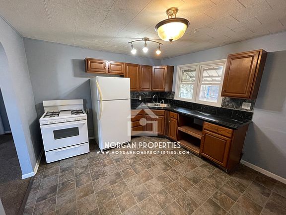 3rd image of 3717 Raible Ave