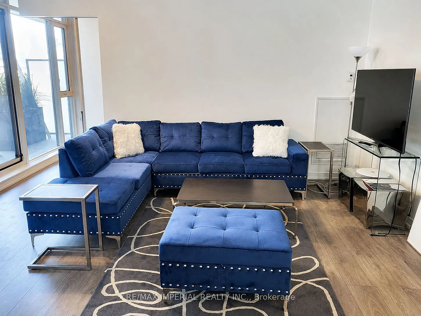 3 bed, $4,650 — Photo 2