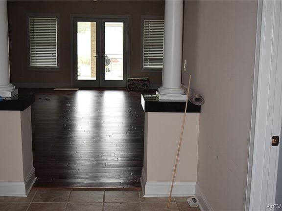 2nd image of 3401 Cobblestone Ln