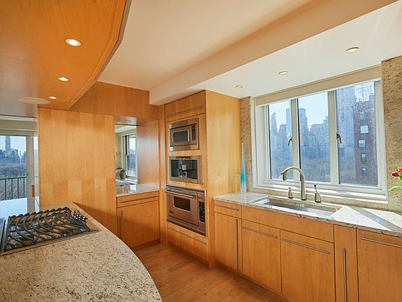 3rd image of 80 Central Park W APT 14B