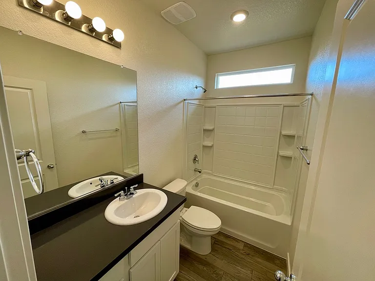 754 Tamarack Ct — Photo 22