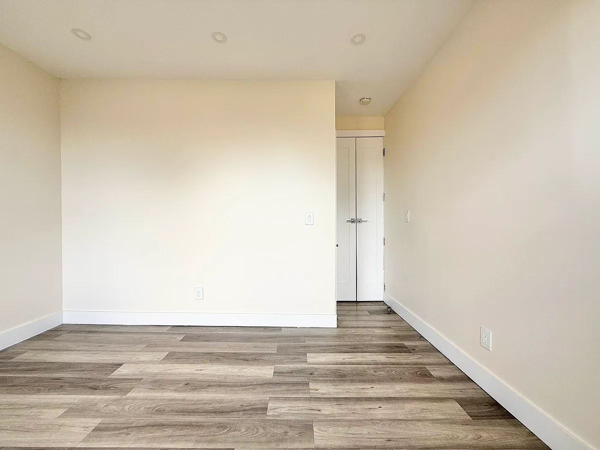 Building Photo - 30 Rogers Ave #2A