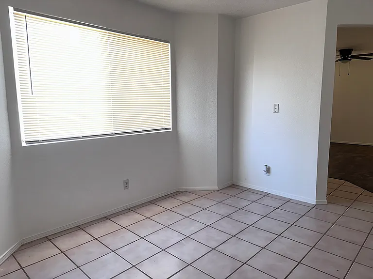 920 Somerset Meadows Dr NE — Photo 6
