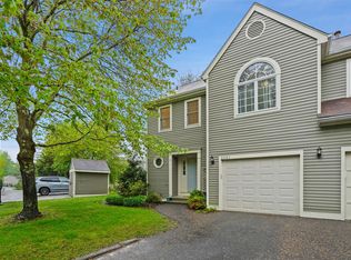 2301 Regent Dr, Mount Kisco, NY