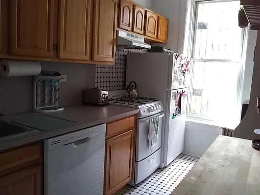 Rented by Pier 12 Real Estate | media 18