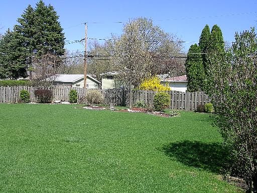 2nd image of 1407 Sauk Ln