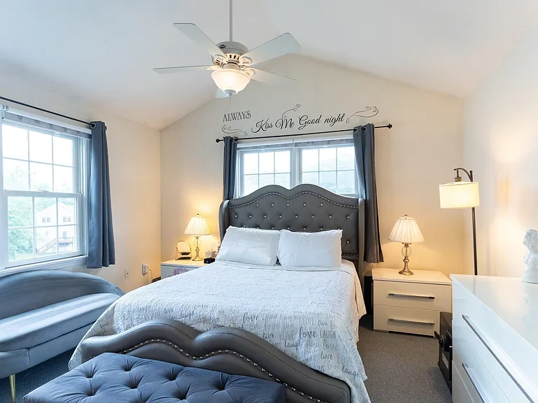 6 Knotts St #2 — Photo 8