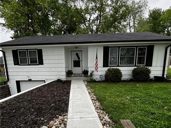 110 N Ridge Ave, Liberty, MO 64068