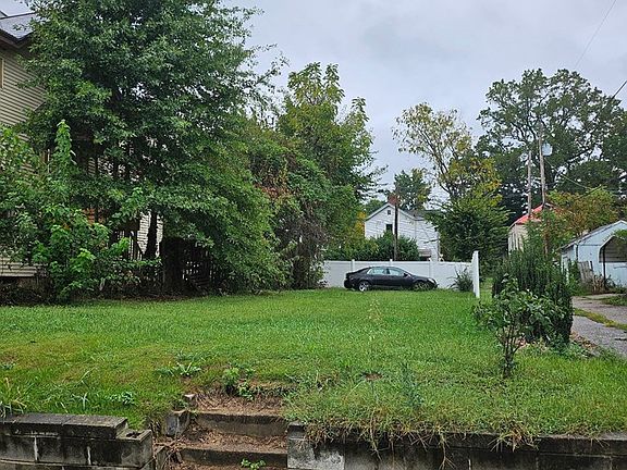 3rd image of 1833 Highland Ave