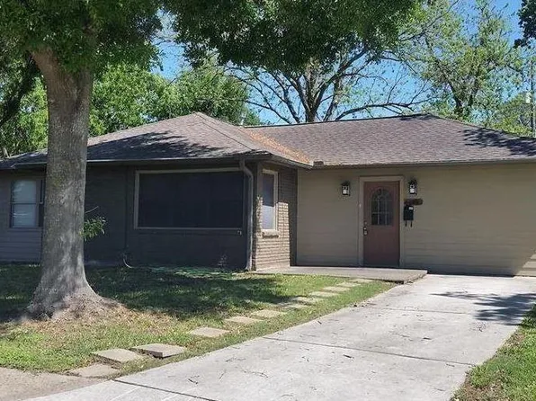 1611 Patrick St, Pasadena, TX 77506