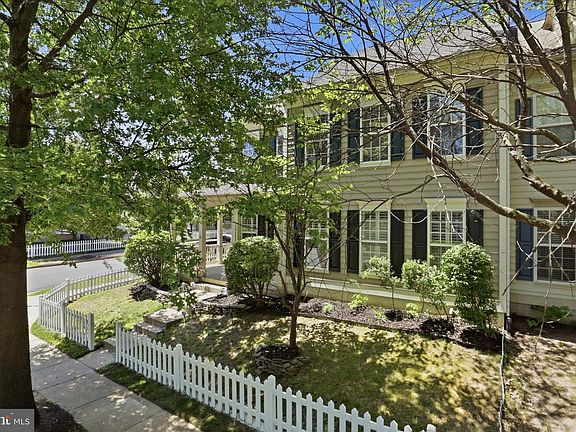 2nd image of 20385 Bowfonds St