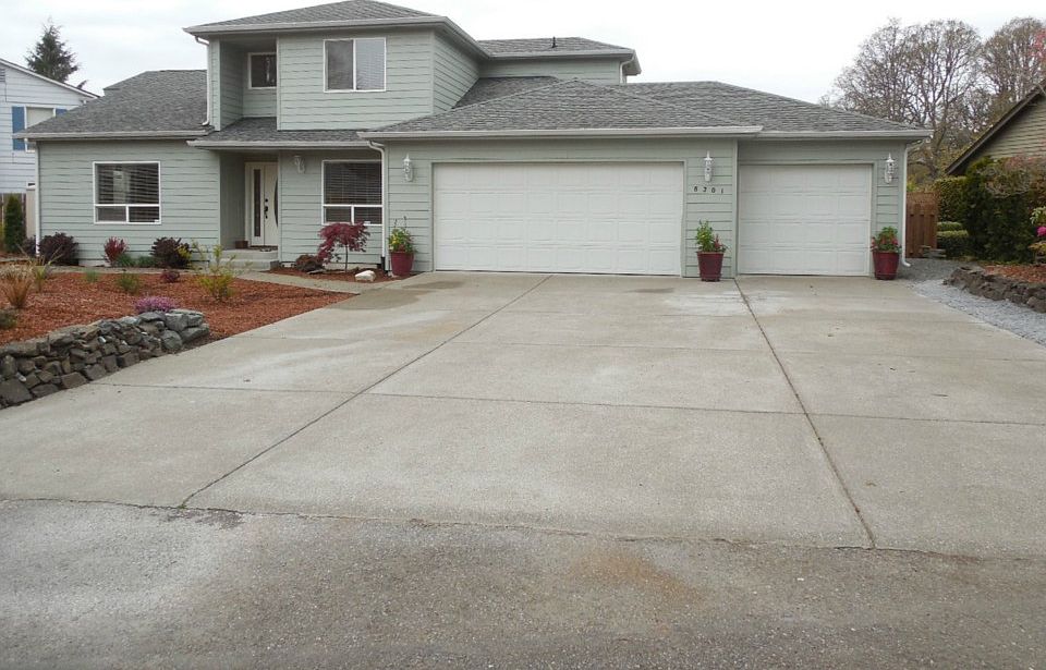 1st image of 8201 Sapphire Dr SW