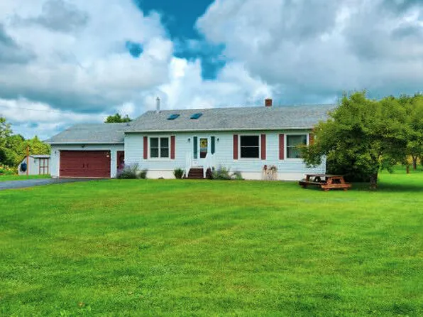 51 Sunny Acres Drive Drive, Levant, ME 04456