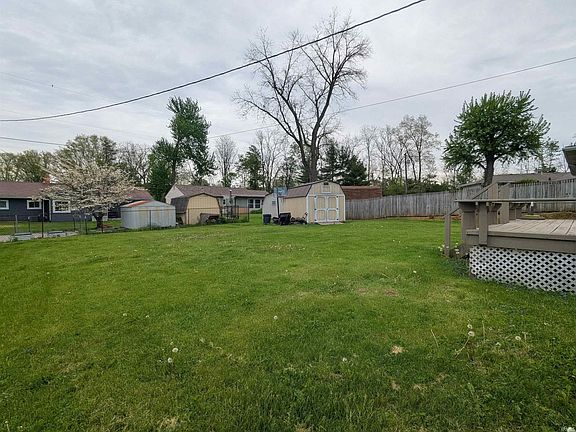 5th image of 6609 Maywood Cir