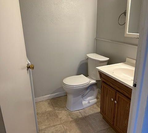 5th image of 23531 Linden Dr