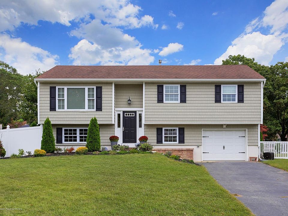 1st image of 742 Arrow Dr