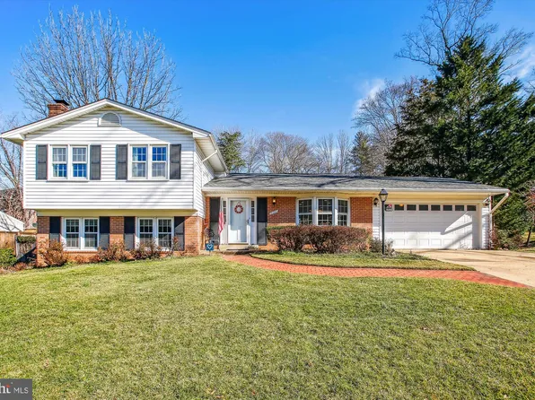 10202 Kenbrooke Ct, Vienna, VA 22181