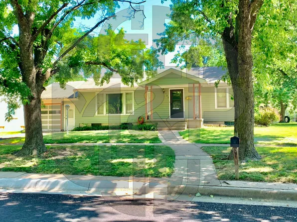 127 W 11th St, Newton, KS 67114