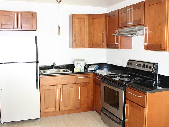 2nd image of 1400 Castro St APT 8