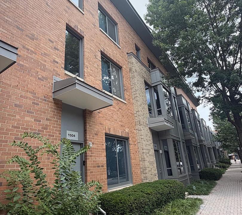 1st image of 1504 N Scott St Townhouse 2