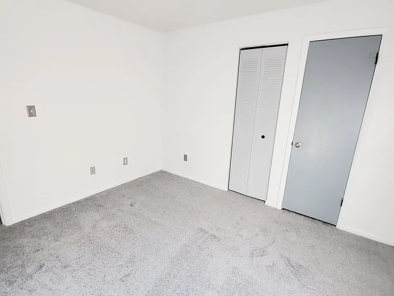 Sugarbush Apartments — Photo 163