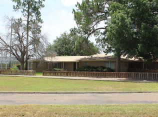 2111 N 1st St, Carrizo Springs, TX 78834