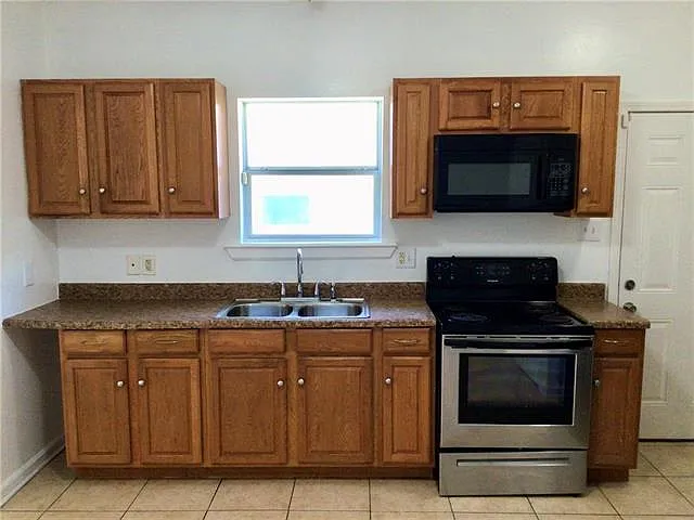4237 General Pershing St — Photo 5