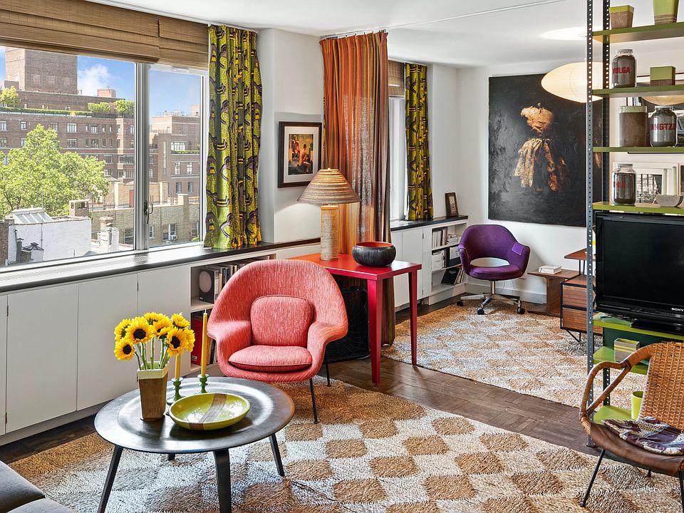 1st image of 105 W 13th St APT 10E