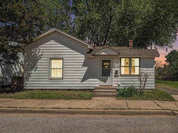 1114 Christyann St, Mishawaka, IN 46545