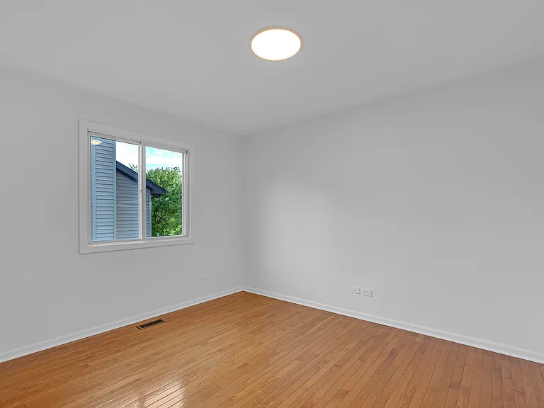 1423 Bangor Ln — Photo 4