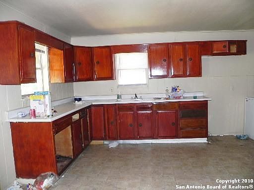 2nd image of 527 S San Bernardo Ave