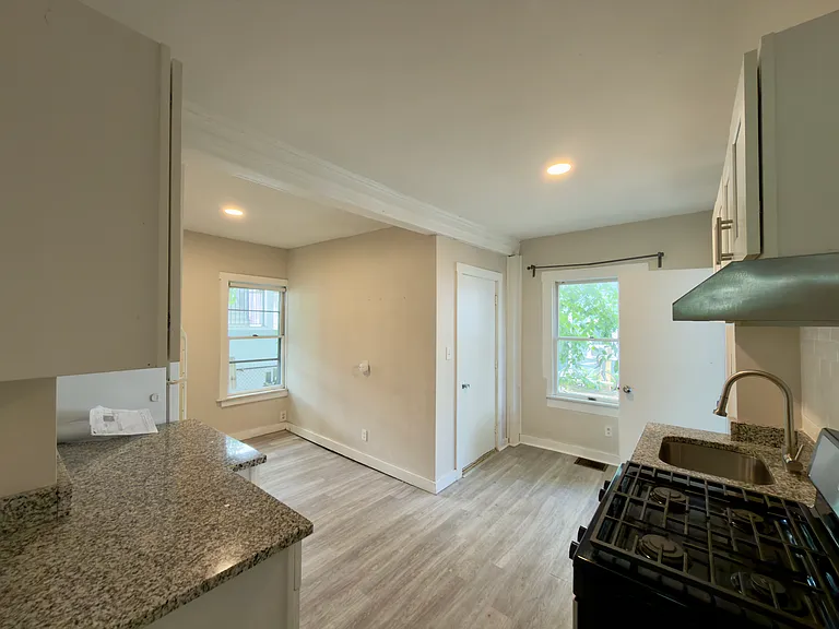 109R Beacon St #1-R — Photo 5