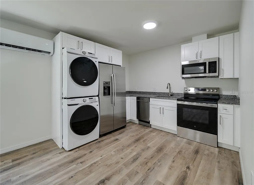 2 bed, 1.0 bath, 800 sqft, $1,600 — Photo 3