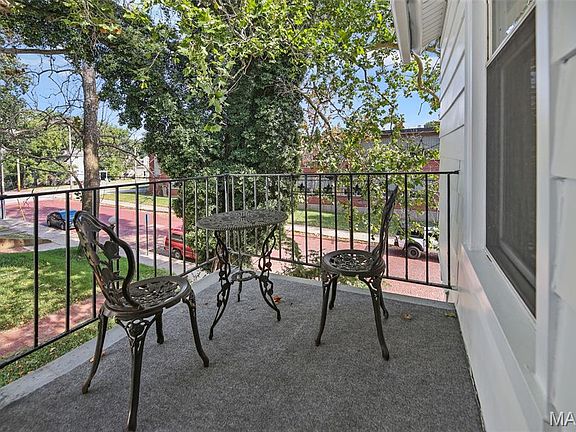 5th image of 408 Bluff St