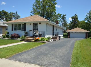 48 Cleaves Ave, Hempstead, NY 11550