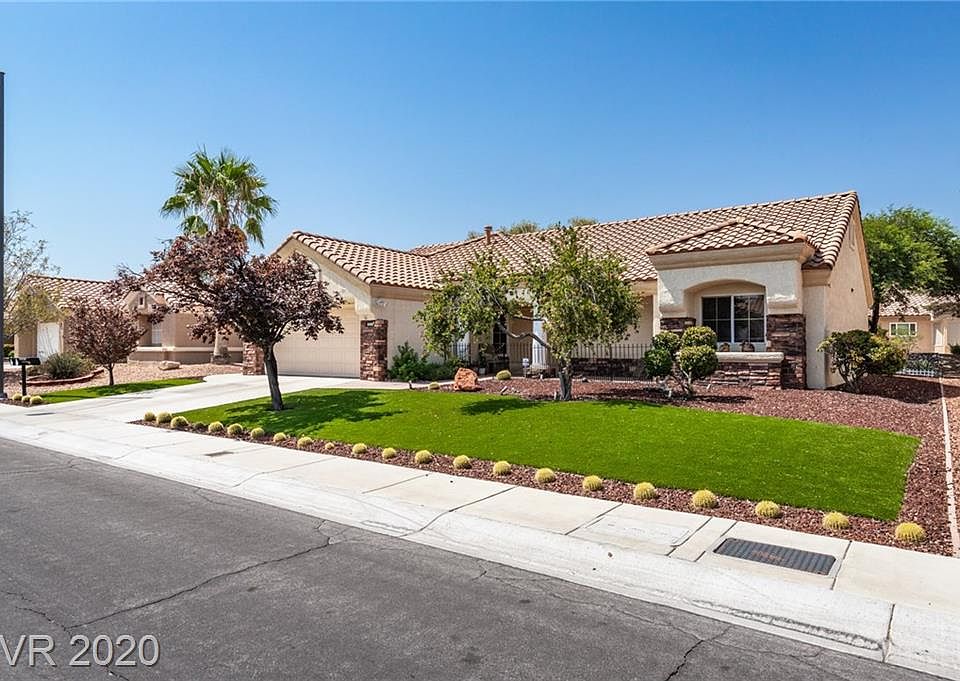 1st image of 2621 Desert Sands Dr