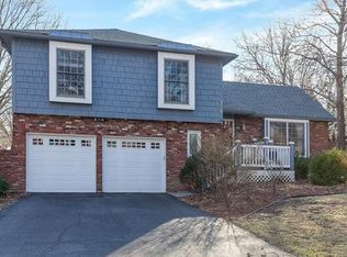 1503 E Sunvale Dr, Olathe, KS 66062