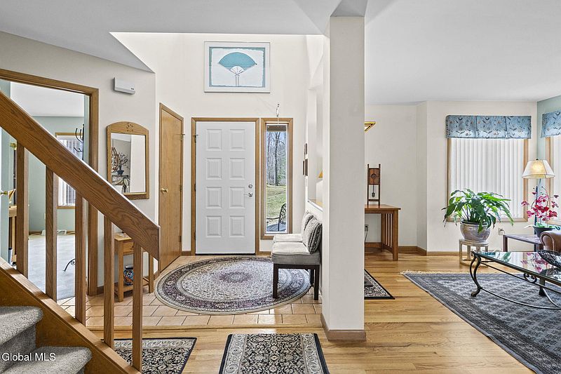 5th image of 14 W Berkshire Drive