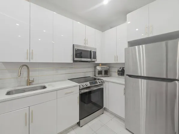 1338 Dekalb Avenue image 1 of 14